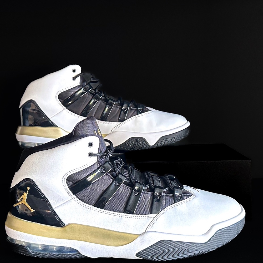 2019 Jordan Max Aura 'White Black Gold' - Size -  SKU: AQ9084-107